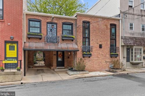 236 Fulton St, Lancaster, PA 17602-2745