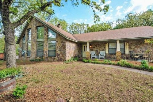 341742 Hickory Ln, Chandler, OK 74834-8815