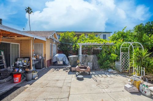 913 Maple St, Glendale CA  91205-1828 exterior