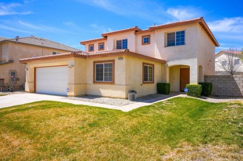 45313 Robinson Dr, Lancaster, CA 93535-2218