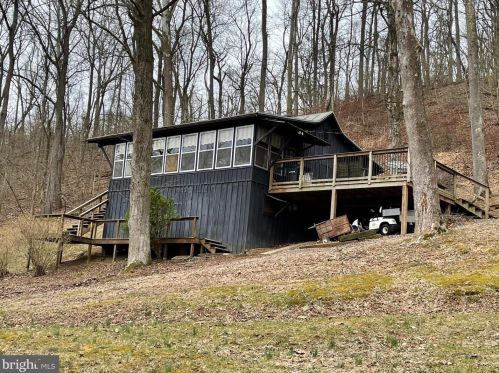 1065 Carvell Rd, Rileyville, VA 22650-1510