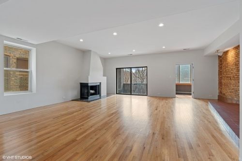 936 Margate Ter, Chicago, IL 60640-3810