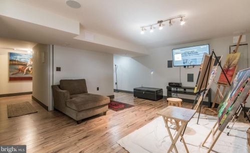 228 Lord Fairfax St, Charles Town WV  25414-2607 exterior