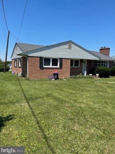 3351 Kearneysville Pike, Shepherdstown WV  25443-4683 exterior