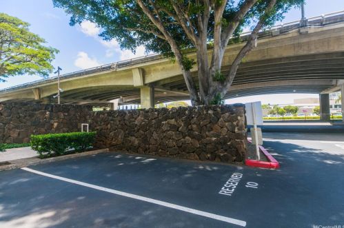 4300 Waialae Ave, Honolulu HI  96816-5735 exterior