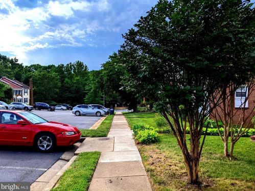 8069 Powderbrook Ln, Springfield VA  22153-2927 exterior