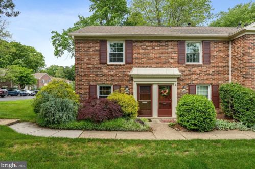 8426 Forrester Blvd, Springfield, VA 22152-1704