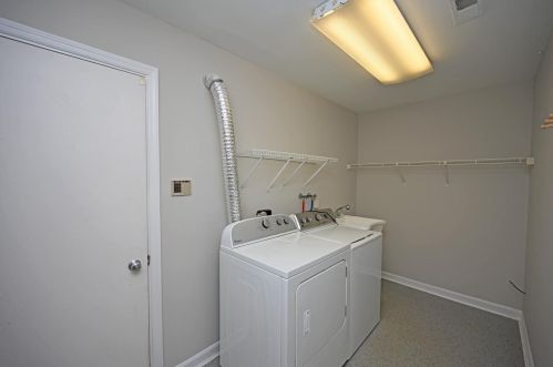 2102 Alpine Pl, Cincinnati OH  45211-3528 exterior