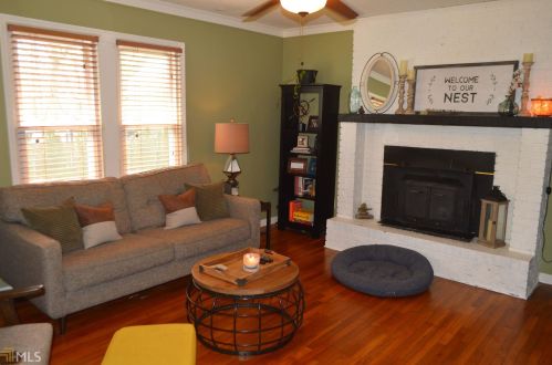51 Elizabeth St, Commerce, GA 30529-2426