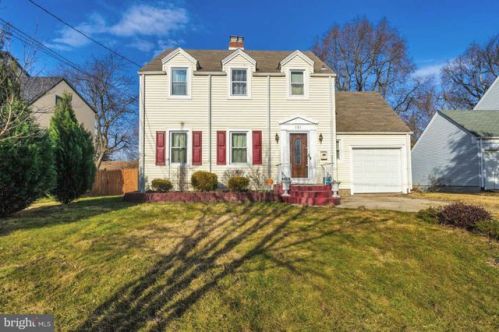 121 Glendale Dr, Trenton, NJ 08618-2617