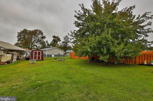 23 Central Ave, Bangor PA 18013-2221 exterior