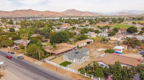 5036 Rutile St, Riverside CA  92509-3593 exterior