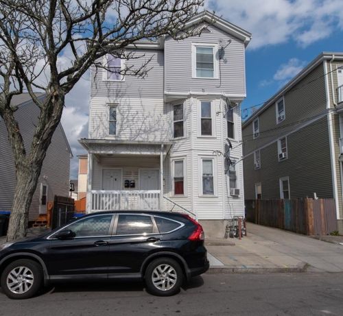 50 Hamilton St, Providence, RI 02907-1652
