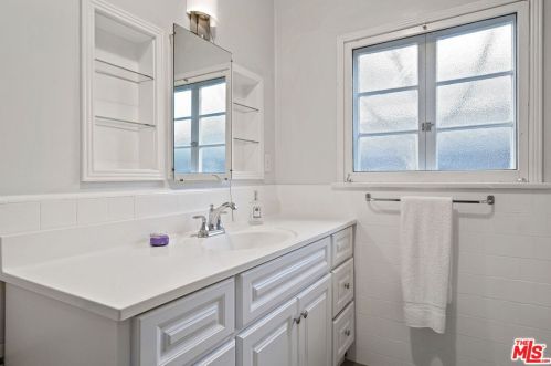 728 26th St, Santa Monica CA  90402-3150 exterior