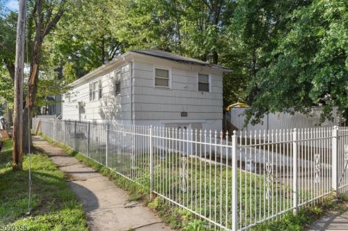 51 Normandy Pl, Irvington, NJ 07111-3185