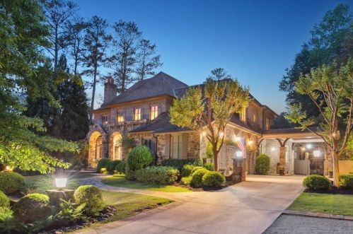 5310 London Dr, Atlanta, GA 30327-4944