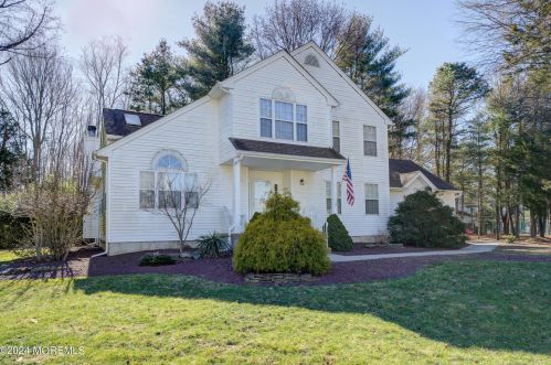 19 Mimosa Ct, Jackson Twp, NJ 08527-1239