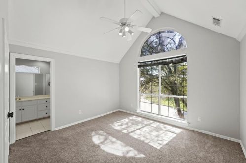 2033 Le Mans Dr, Carrollton TX 75006-4337 exterior