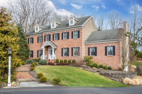 3 Brynwood Ct, Gladstone, NJ 07934-2080