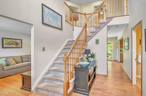 15 Laketree Ct, Lakehurst, NJ 08759-5679