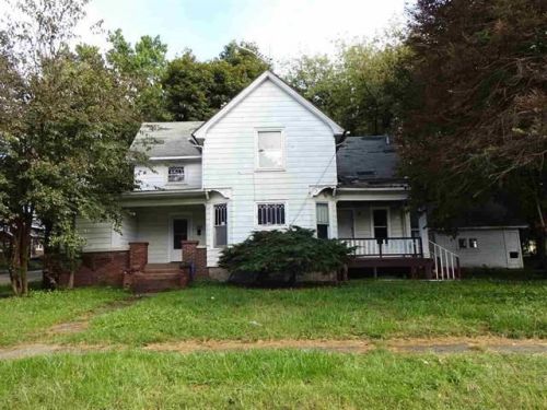 203 Miriam Ave, Rockford, IL 61101-5531