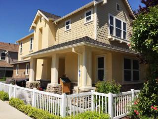 36108 Rock Cmn, Fremont, CA 94536-2685