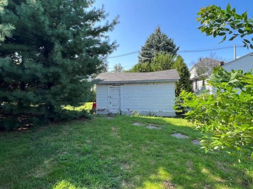 83 Salina St, Providence, RI 02908-2651