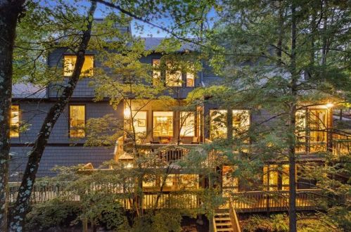 3288 Cochise Dr, Atlanta, GA 30339-4319
