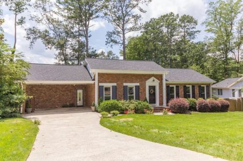 2118 Allaire Ln, Atlanta, GA 30345-3521