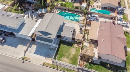 2418 Royal Ave, Simi Valley CA 93065-4759 exterior