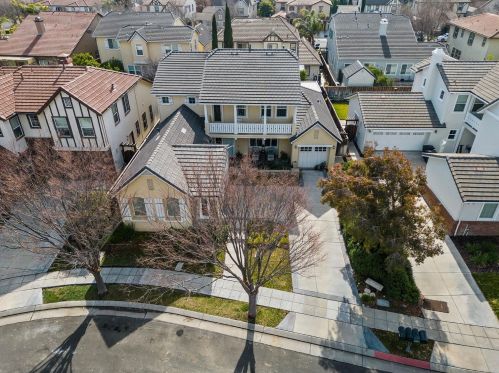 132 Alexandria Dr, Tracy, CA 95391-1075