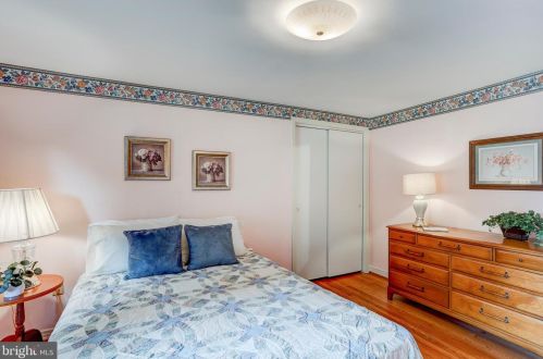 2113 Lyndell Dr, Lancaster PA  17601-5728 exterior