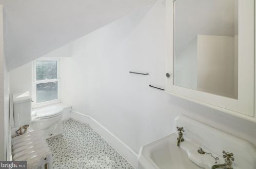 510 Kings Hwy, Haddonfield NJ 08033-2114 exterior