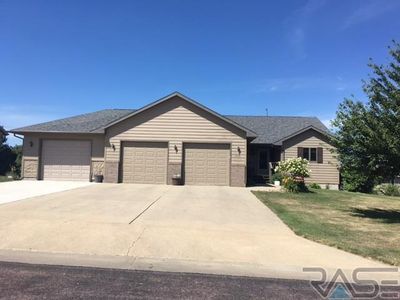 405 Susan Ave, Renner, SD 57020-2059