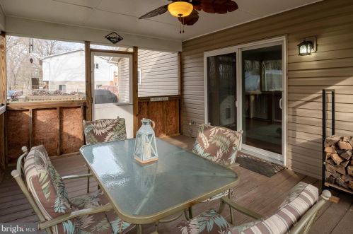 6132 Shady Side Rd, Shady Side MD exterior