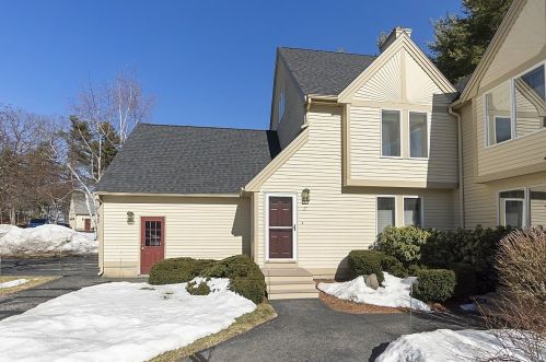 27 Dorchester Way, Nashua, NH 03064-8115