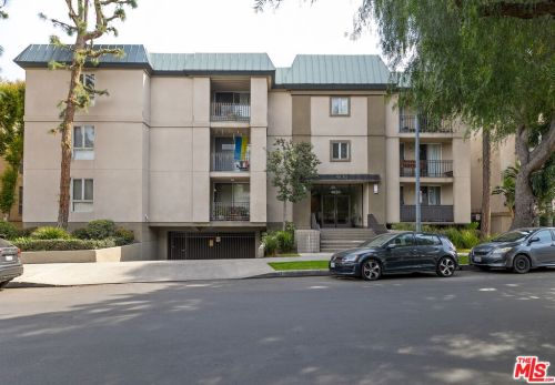 4630 Willis Ave, Van Nuys CA  91403-2674 exterior