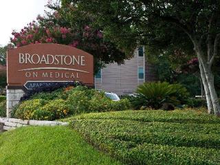 4900 Medical Dr, San Antonio TX  78229-4336 exterior