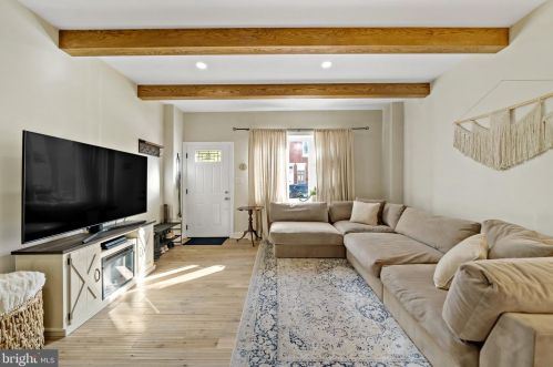 1804 4th St, Philadelphia PA  19122-2202 exterior