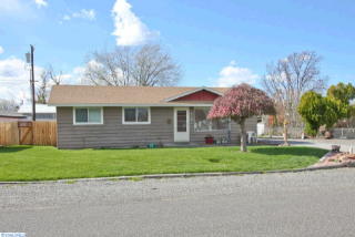 210 Olson St, Kennewick, WA 99336-4213