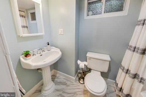 9227 Mintwood St, Silver Spring MD 20901-3523 exterior