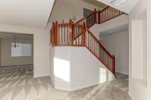 596 Parkridge Ct, Sharon, CA 93610-2067