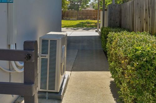 4375 Dorset Ct, Concord CA  94521-4220 exterior