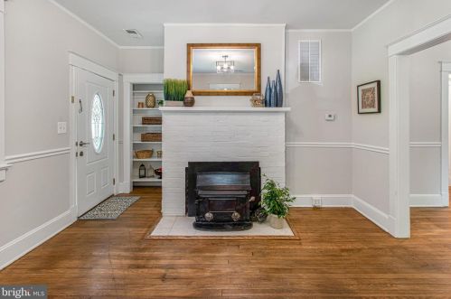 9715 Capitol View Ave, Silver Spring MD 20910-1033 exterior