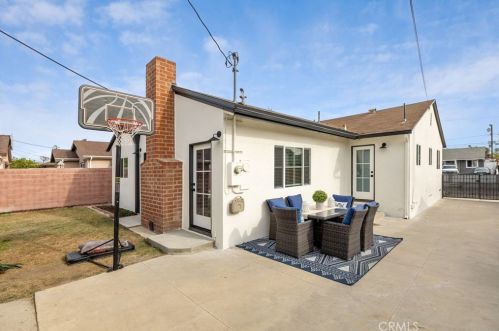 15005 Cranbrook Ave, Hawthorne CA  90250-8476 exterior