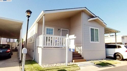 2231 Bourbon Dr, Hayward, CA 94545-4809