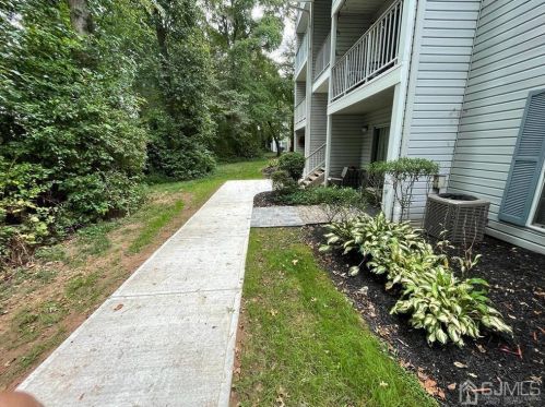 83 Willow Ct, Trenton NJ  08619-4625 exterior