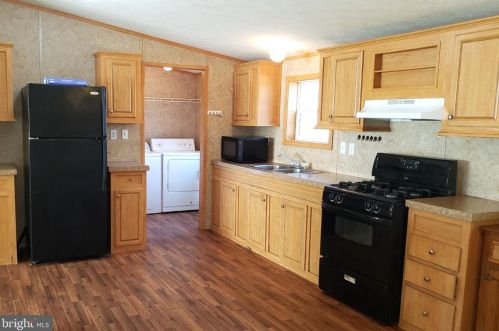 41 Route 41, Gap PA  17527-9677 exterior