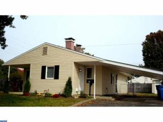 80 Outlook Ln, Levittown, PA 19055-1516
