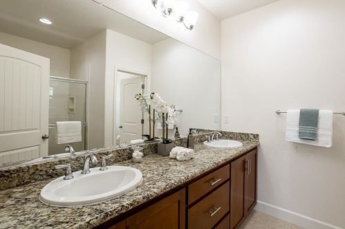 1775 Mccandless Dr, Milpitas CA 95035-8048 exterior